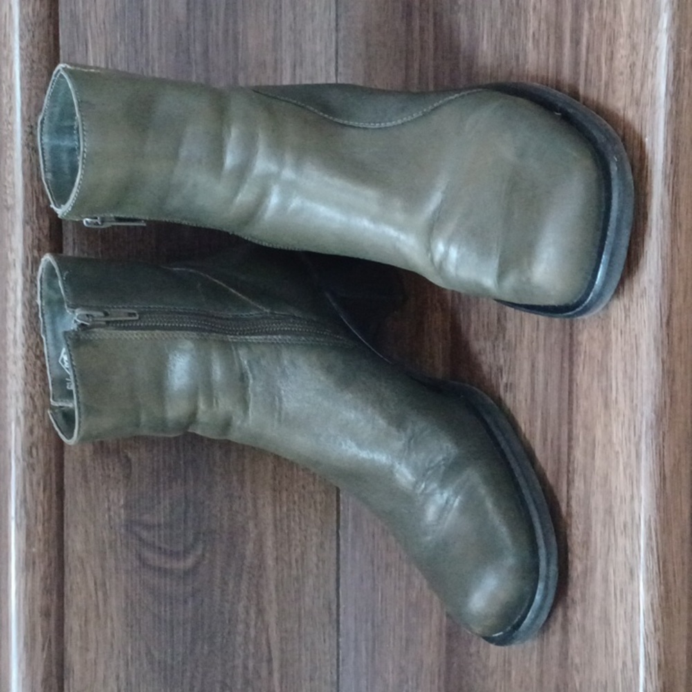 BP Dark Green Vintage Square Toe Boots - Size 6.5